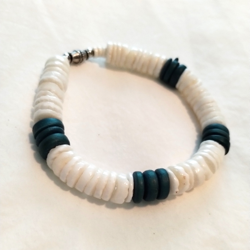 White&Teal Shell Bead Bracelet